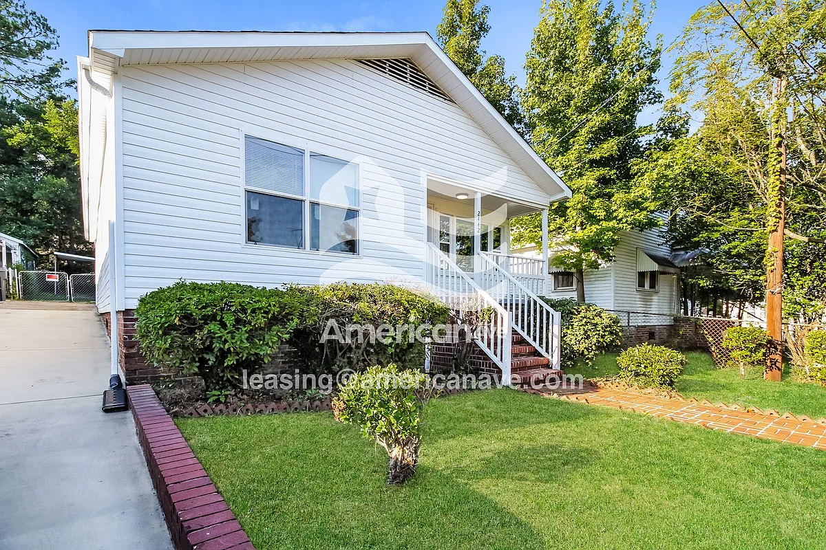 572091_002_wm_-_front_view_13157158.jpg - 2442 Earl St