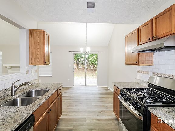 3rd image of 4009 Cress Way Run