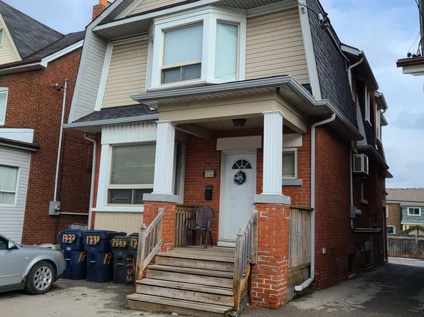 1733 Dufferin St, Toronto, ON M6E 3N9