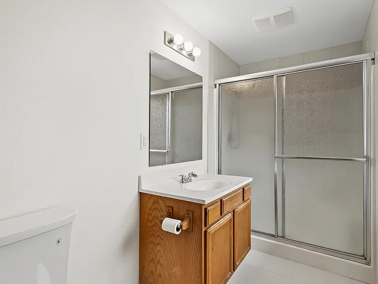 4811 NE 130th Ave — Photo 11