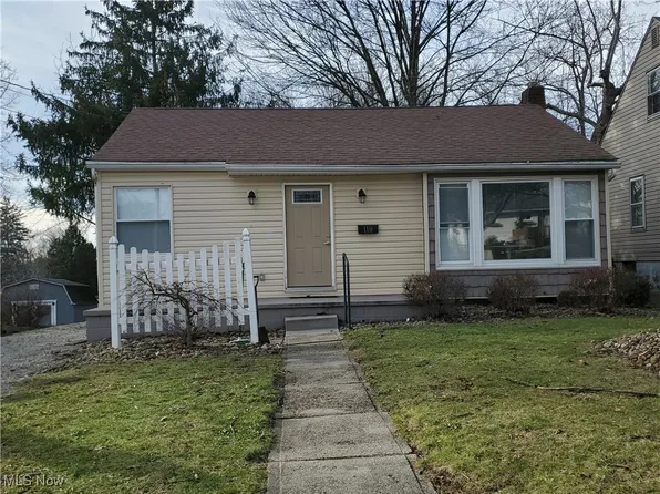 110 Eastholm Ave, Akron, OH 44312