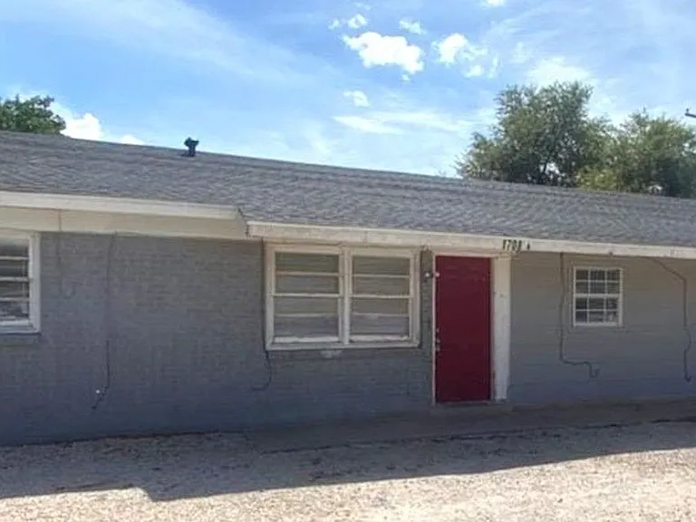 1710 E Dartmouth St — Photo 8