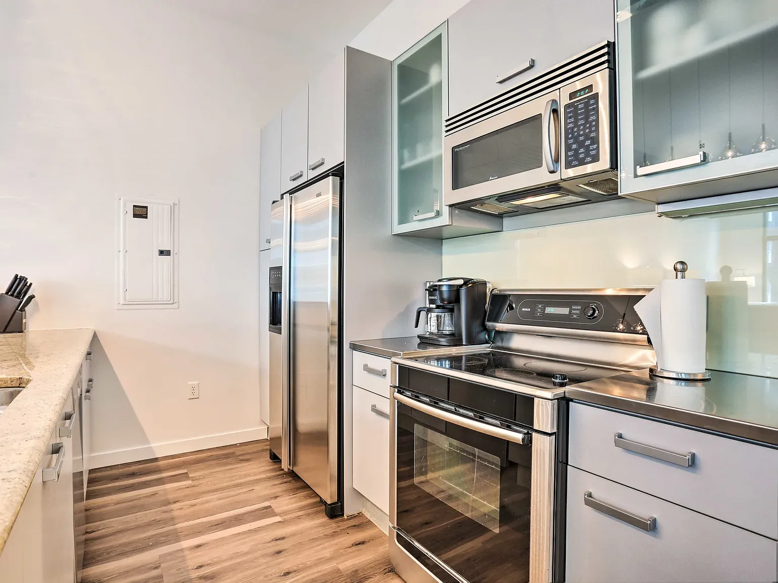 2 bed, 1325 sqft, $3,000 — Photo 2