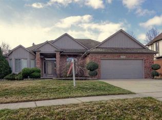 19746 Fairbrook Dr, Macomb, MI 48044