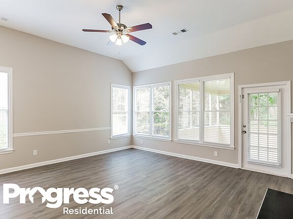5th image of 4003 Ashland Cir