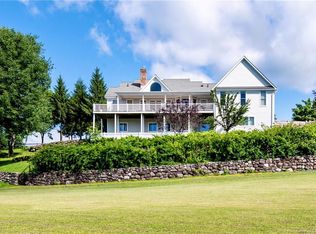 28 Old Cross Rd, Warwick, NY 10990