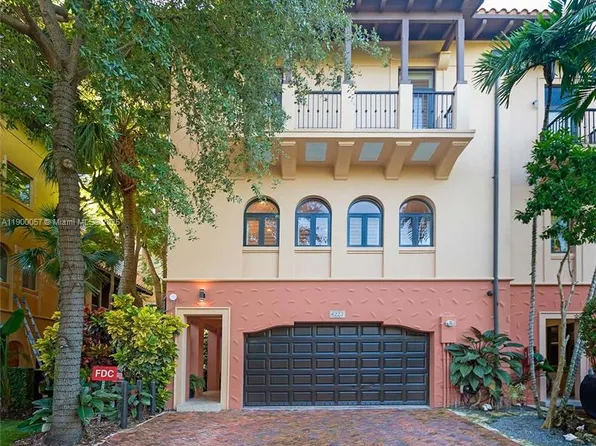 6223 Paradise Point Dr, Palmetto Bay, FL 33157