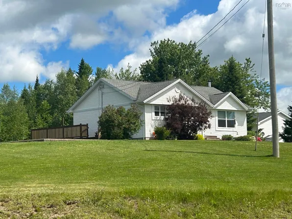 140 Mountain View Dr, Pleasant Valley, NS B2G 2K9