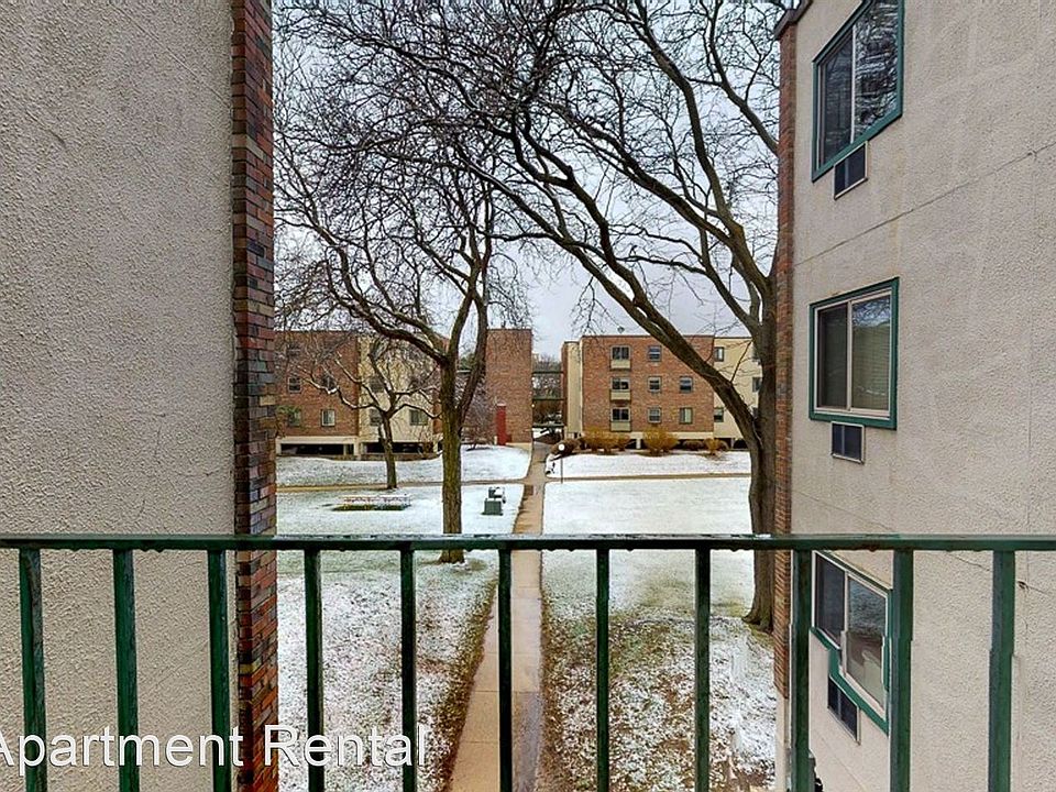 2nd image of 725 W Washington Ave #9308087