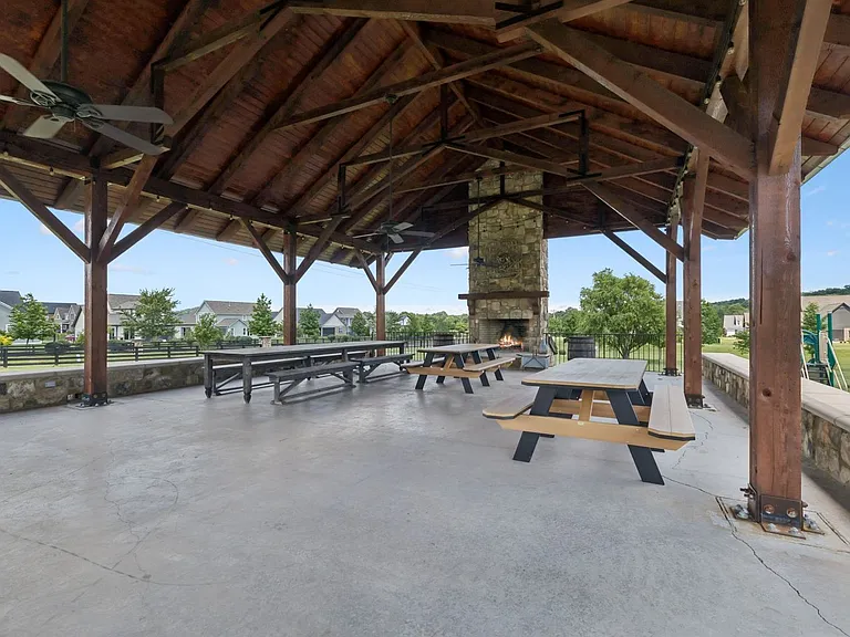 7628 Delancey Dr — Photo 10