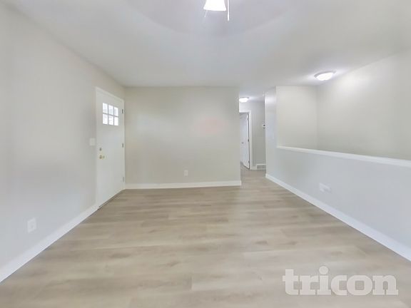 3rd image of 505 E 40th St