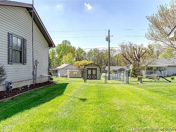 5th image of 1945 Kennedy Drive NW