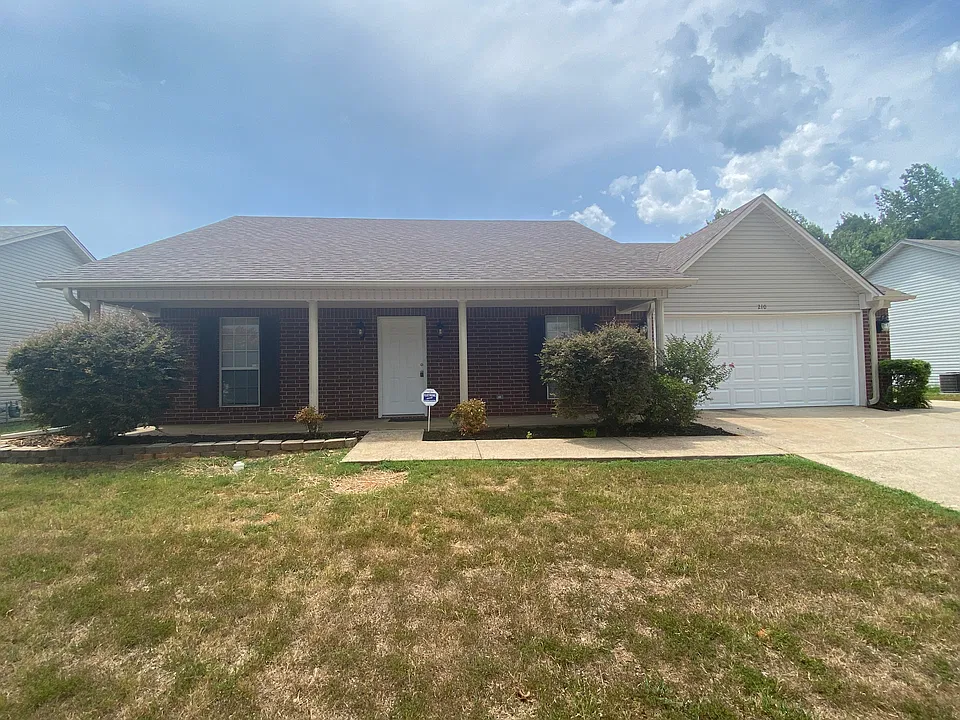 210 Hunters Run Dr