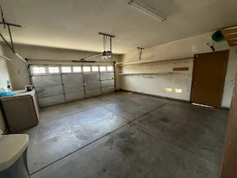 1764 Golden Way — Photo 32