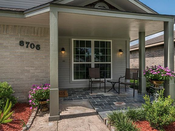 2nd image of 8706 Lazy Brook Ln