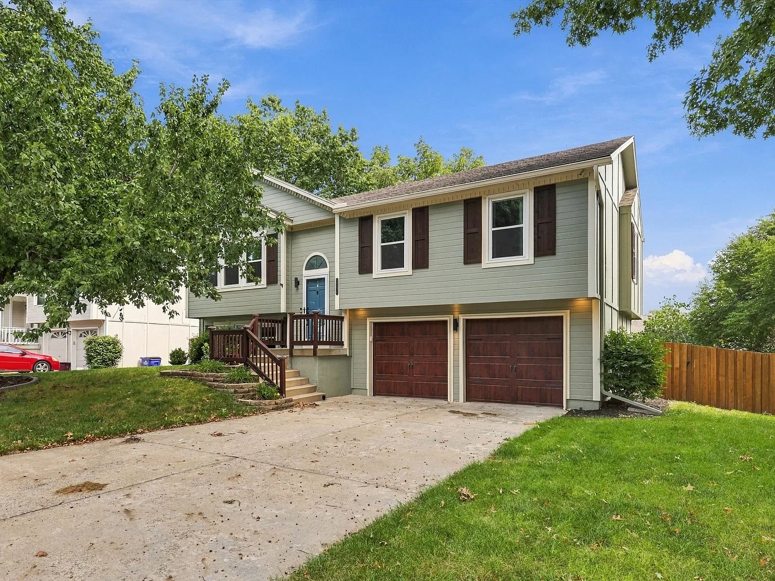 125 Southeast Topaz Drive - 1 — Photo 2
