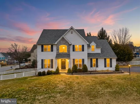 2197 Bentley Ln, York, PA 17404