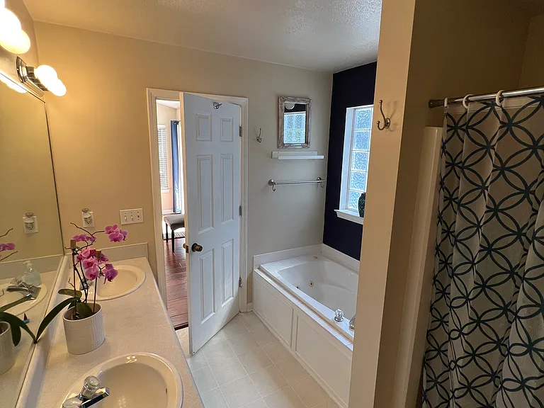 104 Adams Ct — Photo 8