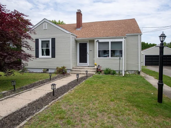 27 Suffolk Ave, Dartmouth, MA 02747