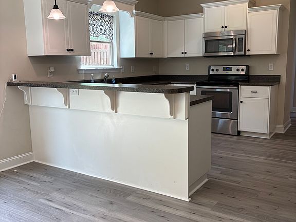 5th image of 505 Cranberry Cir