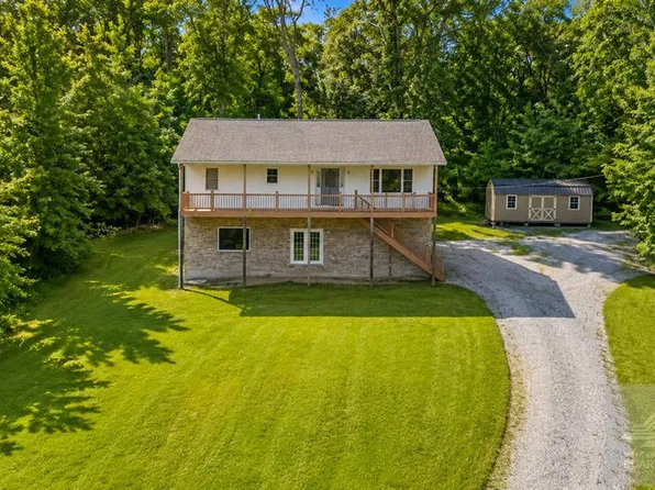 1235 Tabor Rd, Bluefield, WV 24701