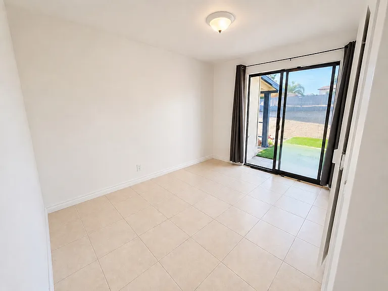 27188 Messina St — Photo 11