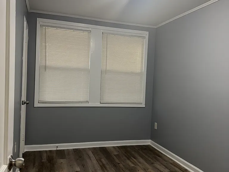 556 Robinhood Rd — Photo 8