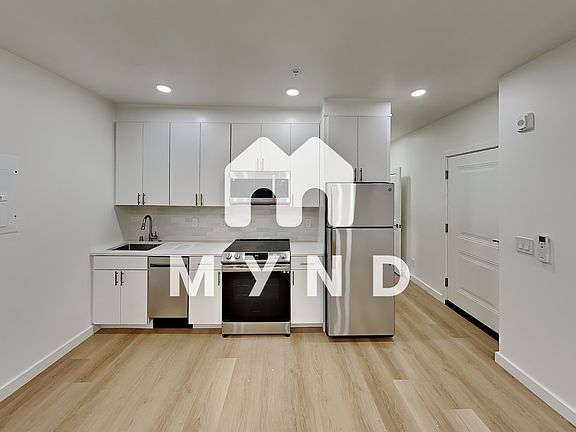 4th image of 17 Hoff St Unit 2