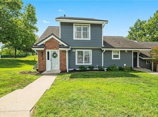 219 NE Bayview Dr, Lees Summit, MO 64064