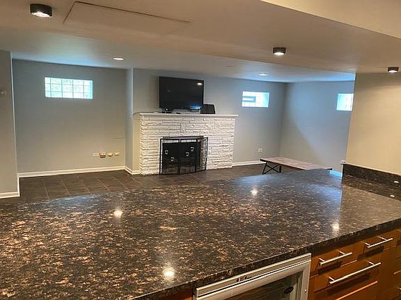 3rd image of 435 N Oak Park Ave