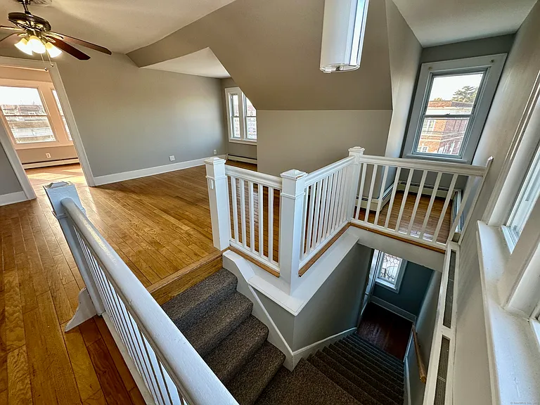 2683 Fairfield Ave #3 — Photo 5