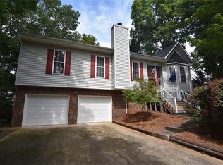 606 17th Avenue Dr SE, Hickory, NC 28602