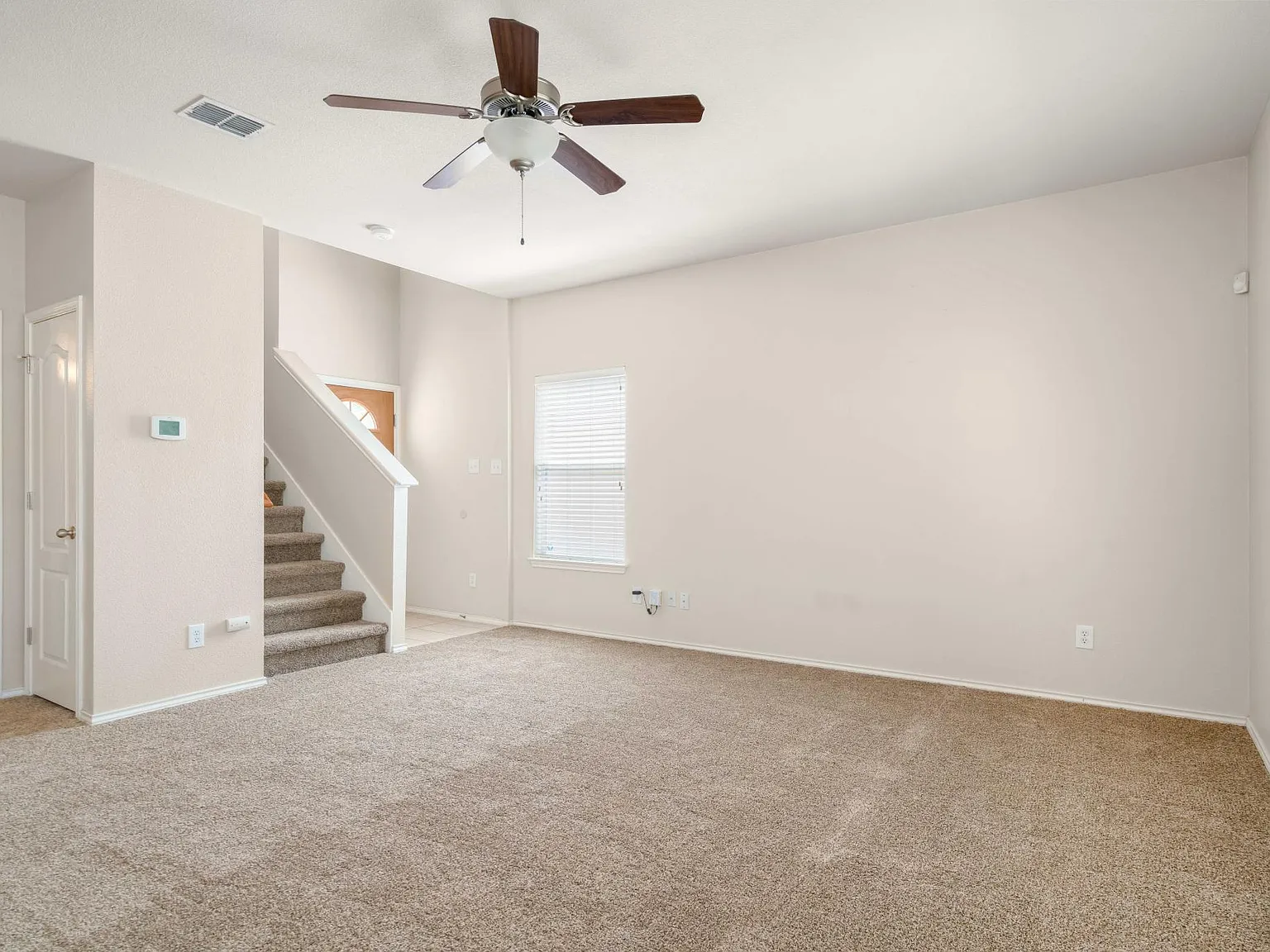 3 bed, 2.5 bath, 1495 sqft, $1,850 — Photo 3