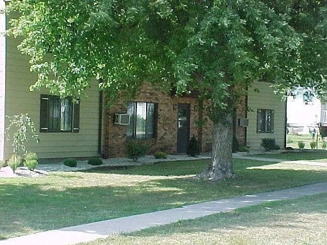 720 8th St — Photo 3