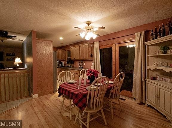4th image of 20136 Erskine St NE