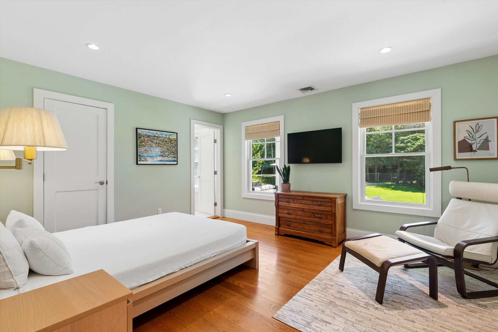  Guest bedroom with full bath.