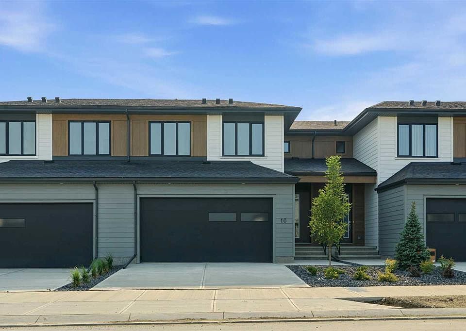 1st image of 10 NE Harbour Way