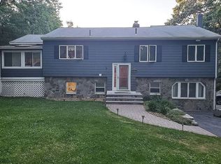 15 Groton Rd, Tyngsboro, MA 01879