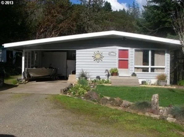 168 NW B Ave, Myrtle Creek, OR 97457