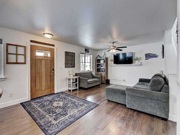 2nd image of 2845 Stacia Ave