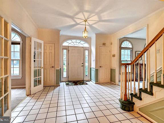 3rd image of 7 Turley Ct