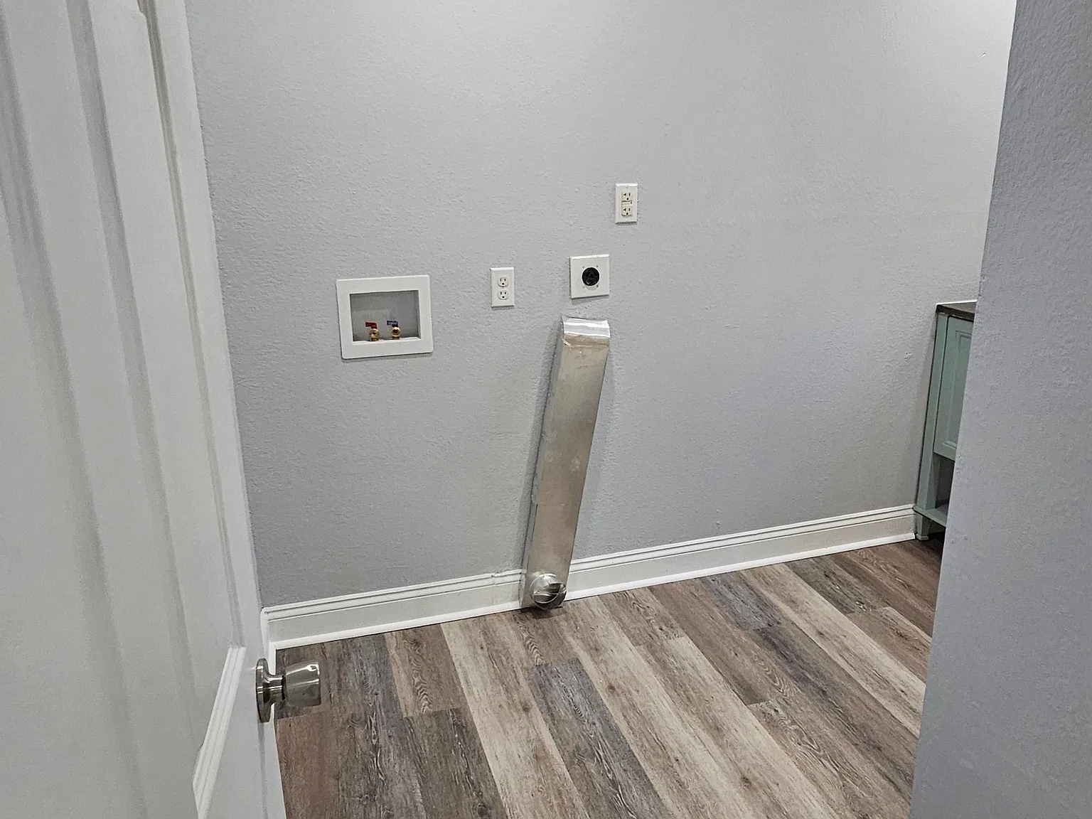 Recently Renovated Home | Fenced Backyard + Storage | Half Off First Month! — Photo 4