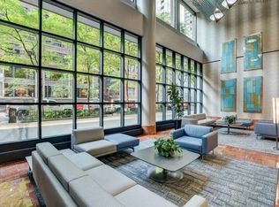 211 E Ohio St, Chicago, IL 60611
