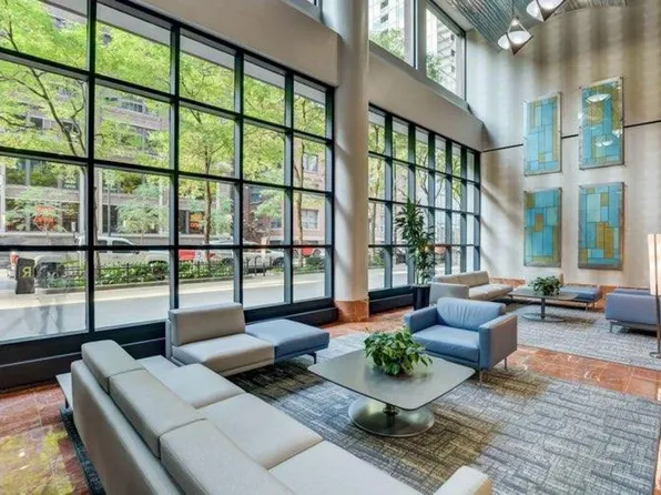 211 E Ohio St, Chicago, IL