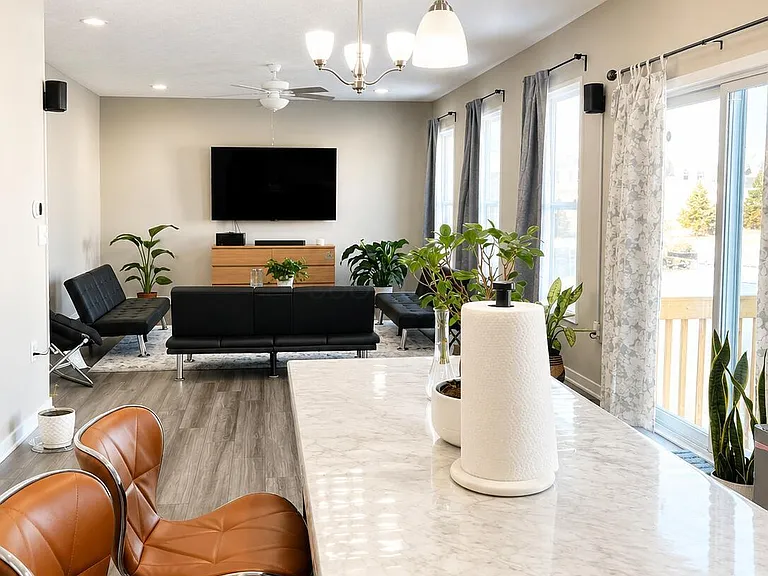 8180 Rhoderick Cir — Photo 3