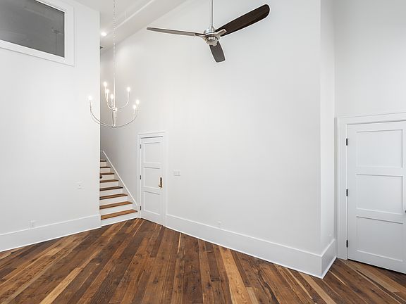 5th image of 126 Goldsboro St SW #126A
