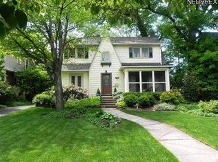 1054 Summit Ave, Lakewood, OH 44107
