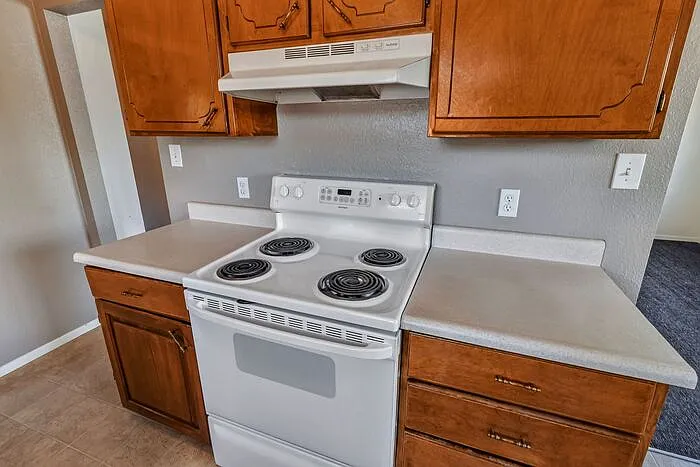 2 bed, 1.0 bath, $1,250 — Photo 3