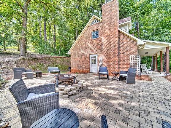 3rd image of 80 Celtic Ln
