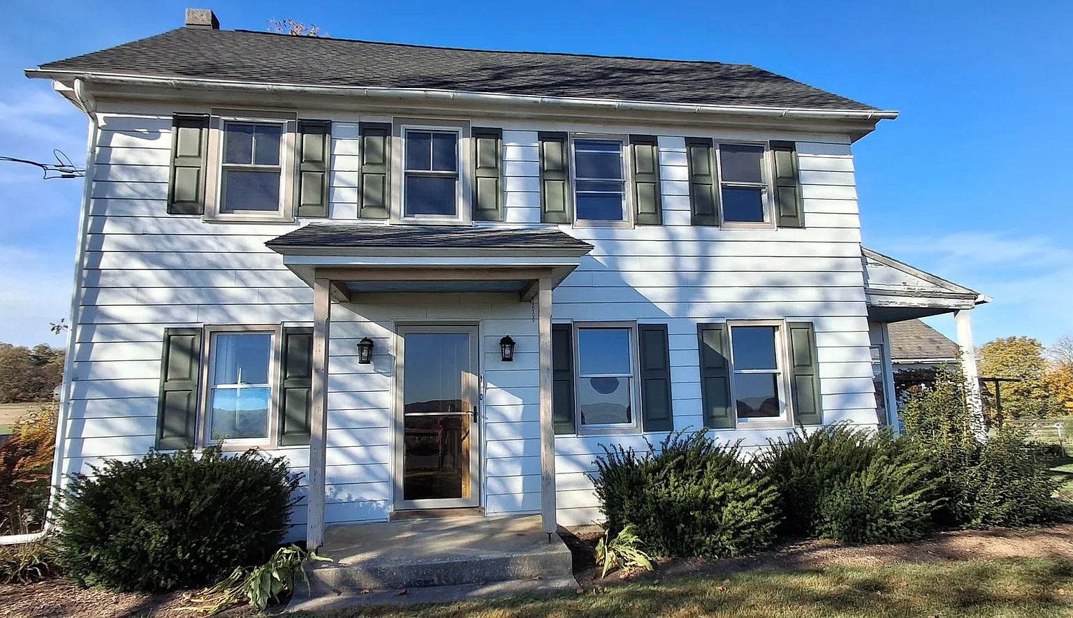3 Bedroom 2.5 Bathroom Available in Marietta! — Photo 1